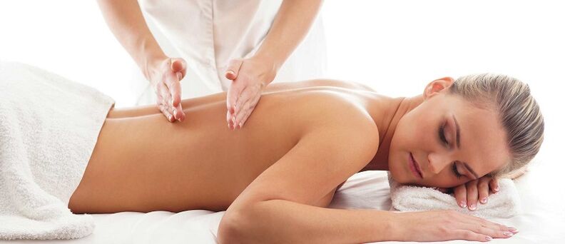 massaggio come un modo per trattare la lombalgia