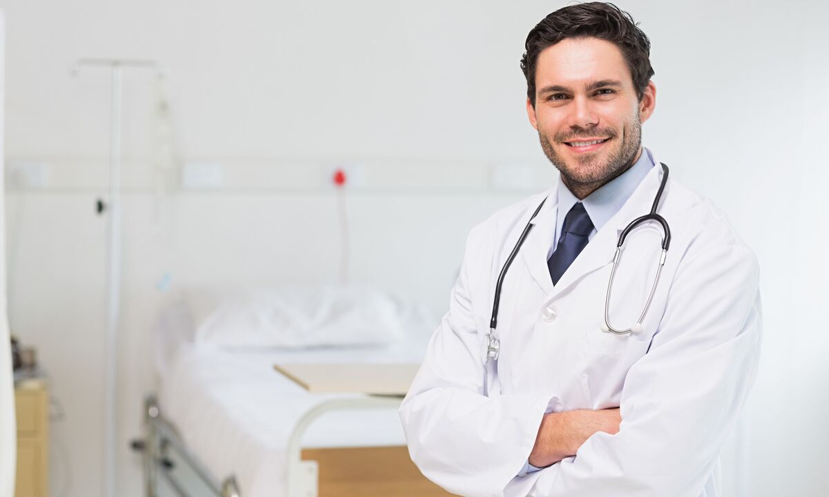 il medico prescrive farmaci per trattare la prostatite in base ai risultati dei test